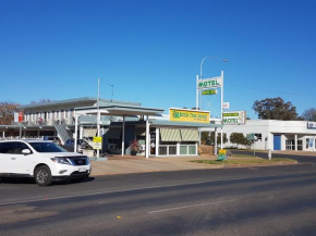 Отель Wattle Tree Motel  Кутамундра